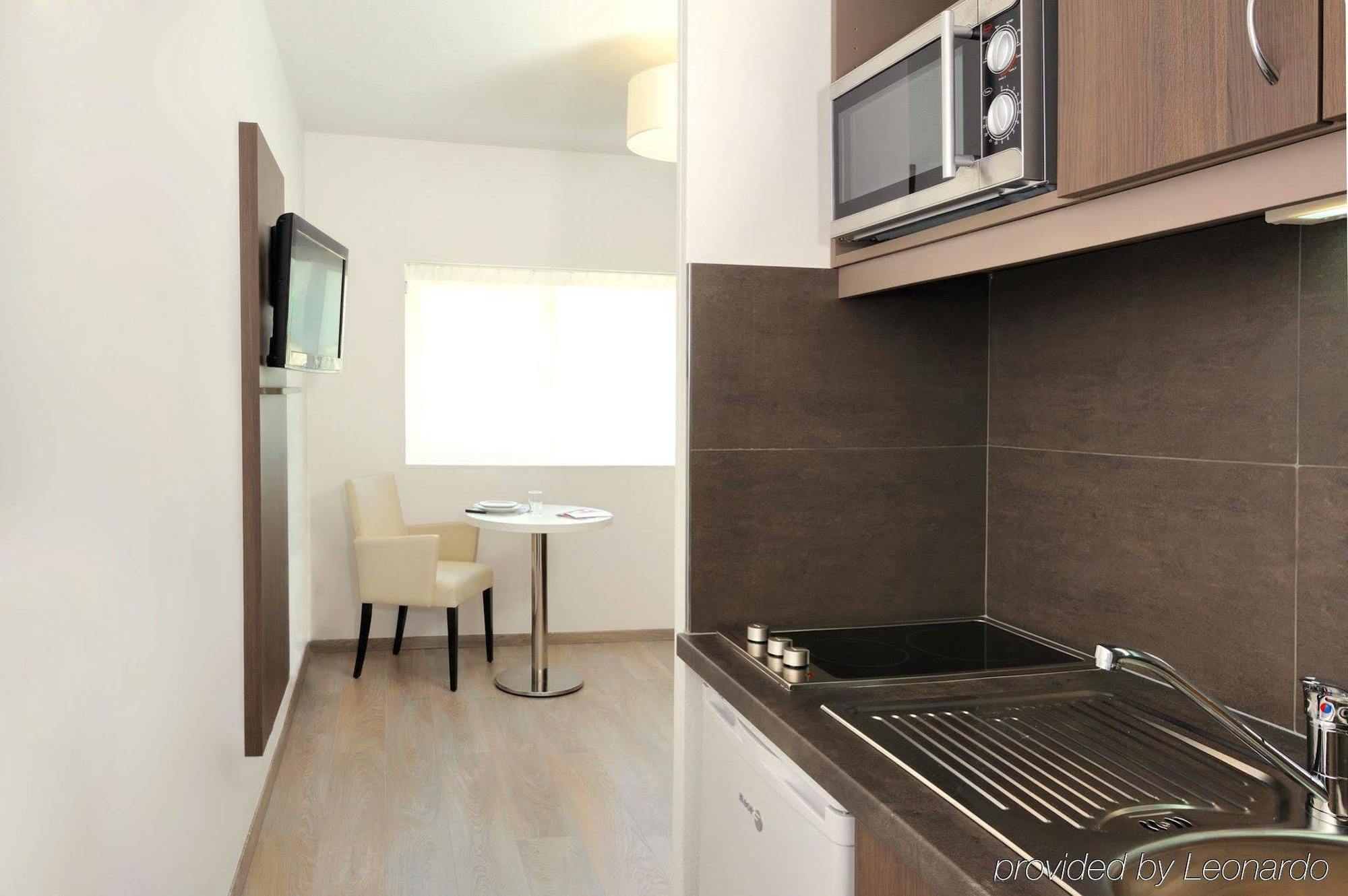 Residhome Neuilly Bords De Marne Exteriér fotografie
